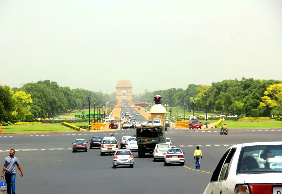 Road to India Gate, New Delhi