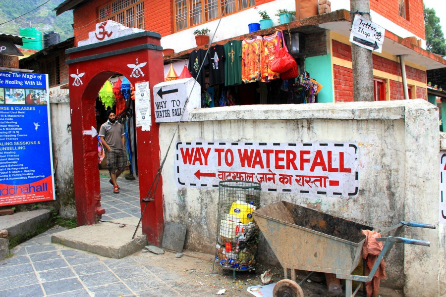 16 signs to bhagsu waterfall