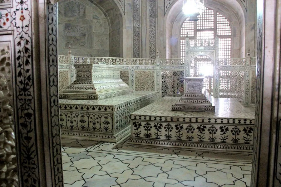 Tomb of Mumtaz Mahal and Shah Jahan, Taj Mahal, Agra, India