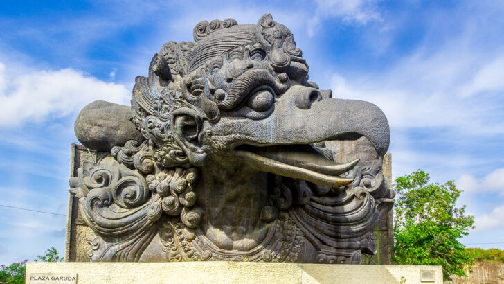 Bali: Garuda Wisnu Kencana (GWK), Uluwatu Temple and Kecak Dance in One Day
