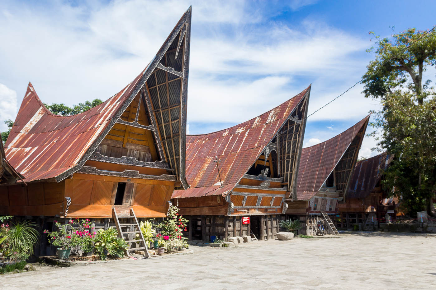 tourist attractions in samosir island