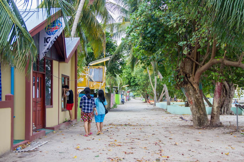 Explore Hangnaameedhoo, Maldives