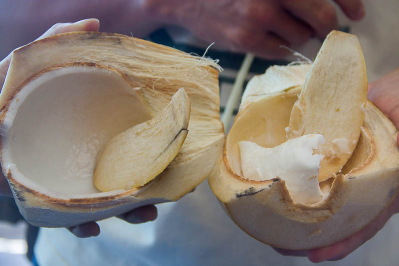 Dhathuruveringe Market coconut