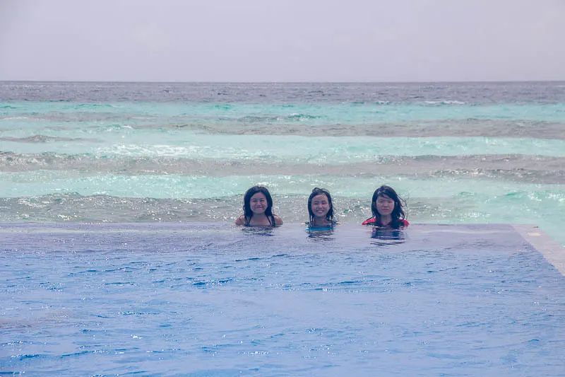 Olhuveli Beach & Spa Resort Maldives - Infinity Pool