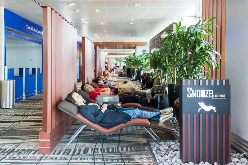 Things to Do in Changi Airport, Singapore - Terminal 3, Snooze Lounge (2)