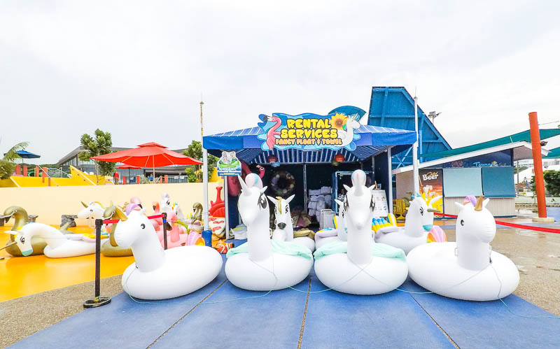 Wild Wild Wet Waterpark Singapore - Fancy float