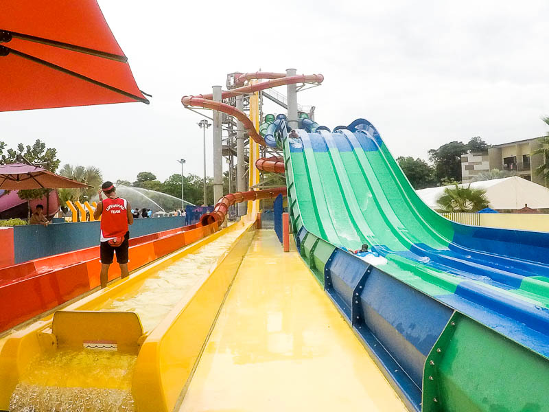 Wild Wild Wet Waterpark Singapore - Free Fall, Vortex, Kraken Racers