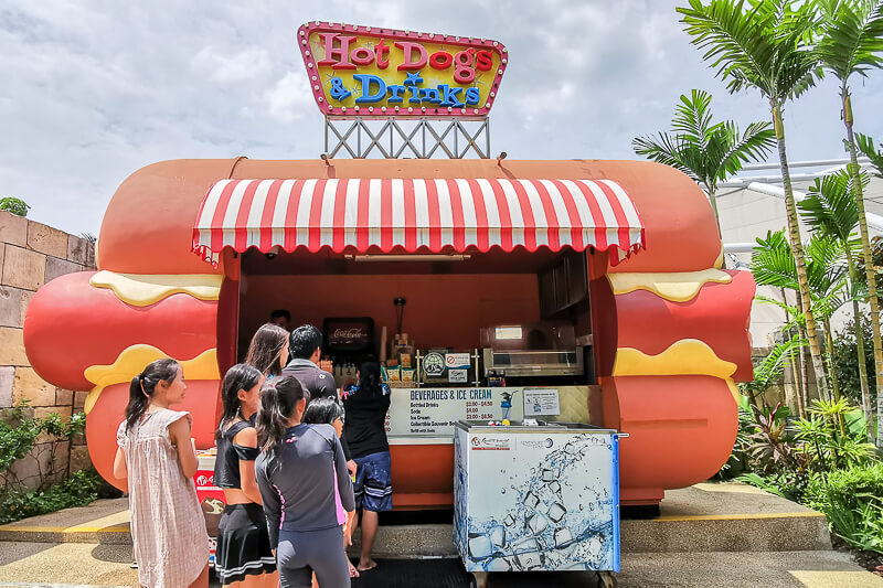 Adventure Cove - Food - Hot Dogs & Drinks