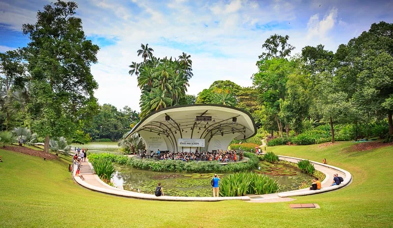 Running at Singapore Botanic Gardens