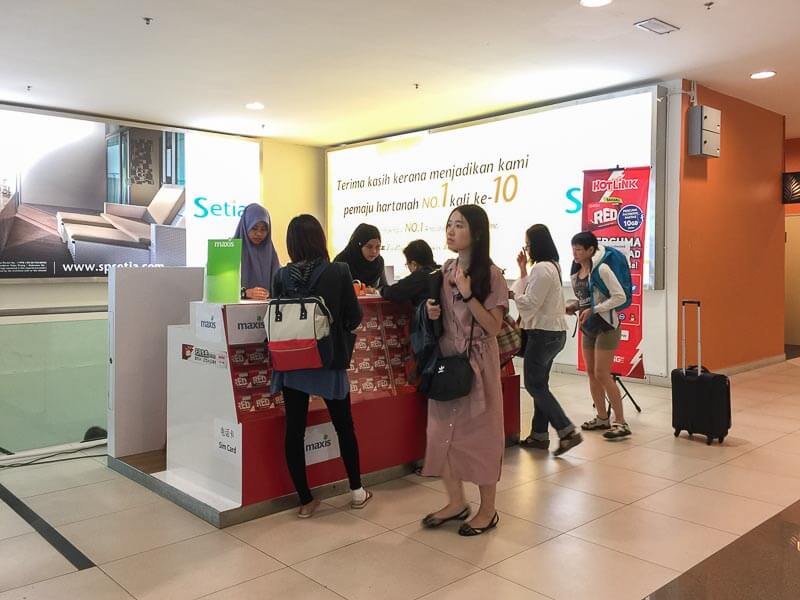 Penang International Airport: Hotlink Maxis sim card