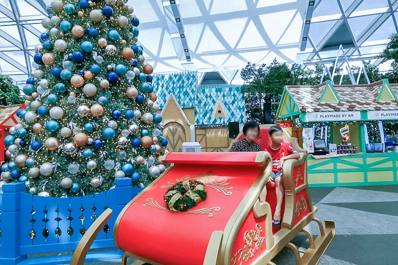  Christmas in Singapore - Jewel Changi Airport Festive Market