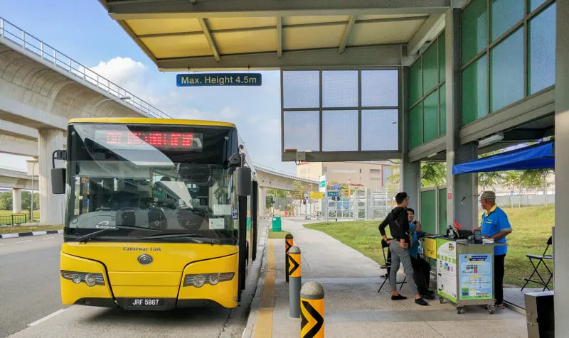 Bus CW7 from Tuas Link Singapore to Johor Bahru