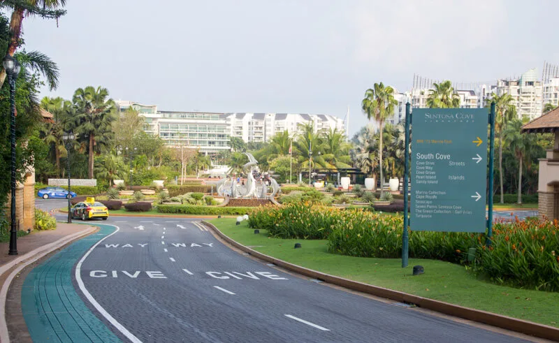Sentosa Cove roundabout