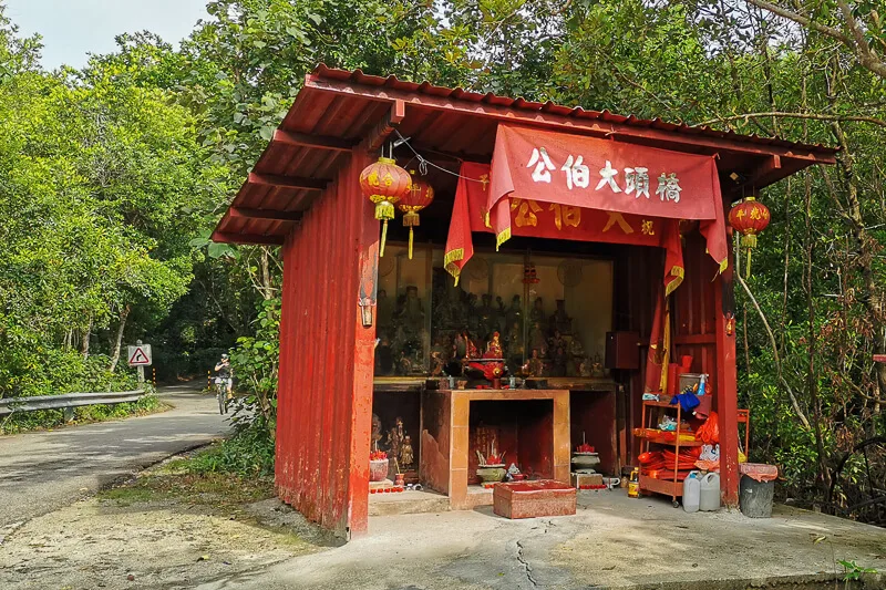 Pulau Ubin Singapore - Qiao Tou Da Bo Gong Shrine