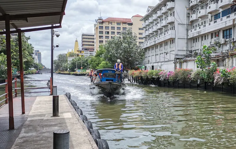 Bangkok local canal boat Khlong Saen Saep