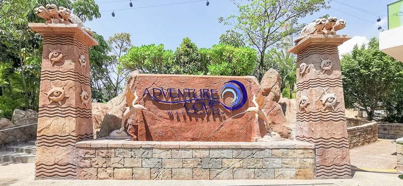 Adventure Cove - Entrance