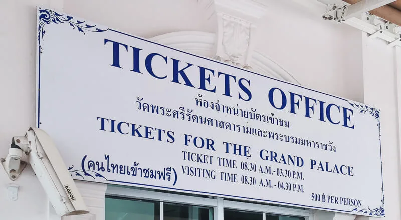 Bangkok Grand Palace entrance fee and opening hour