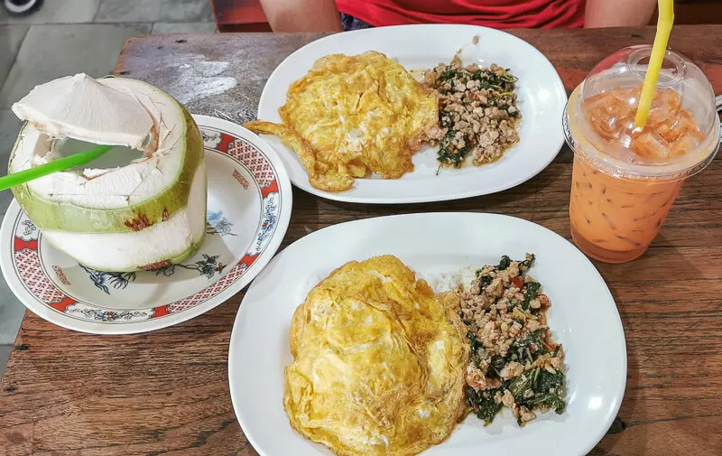 Food around Bangkok Grand Palace