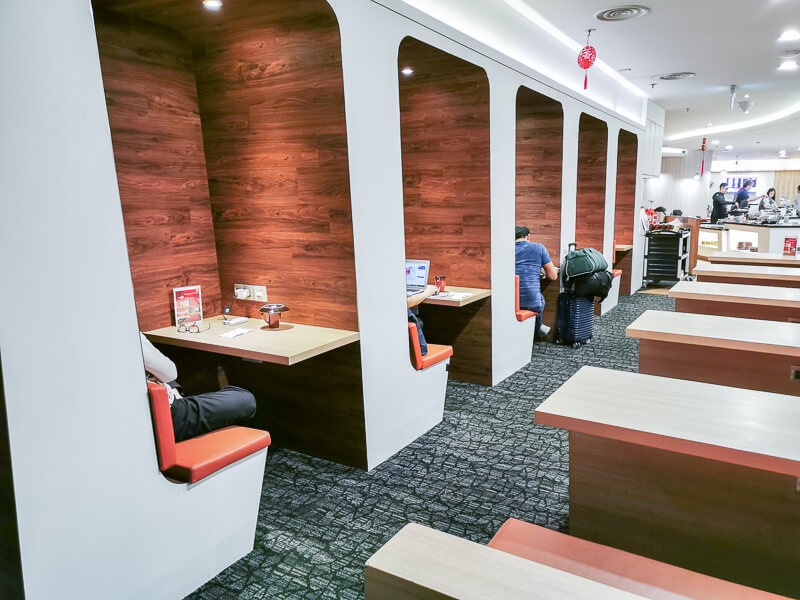 SATS Premier Lounge at Terminal 1 Changi Airport Singapore - enclosed cubicles for working