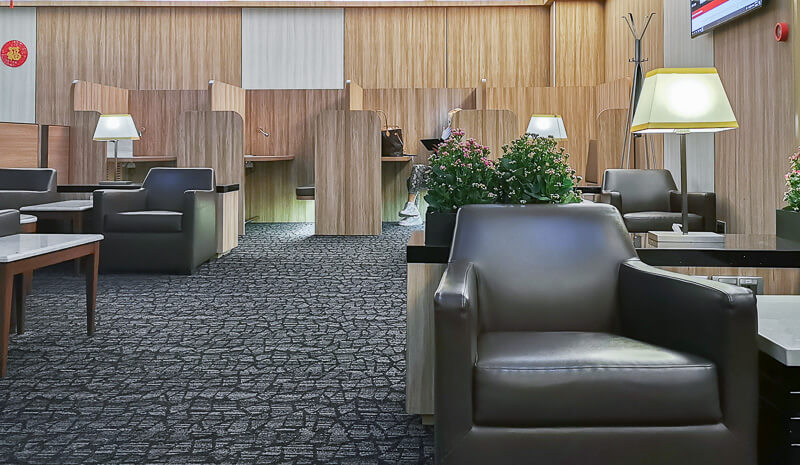 SATS Premier Lounge at Terminal 1 Changi Airport Singapore - open cubicles for working