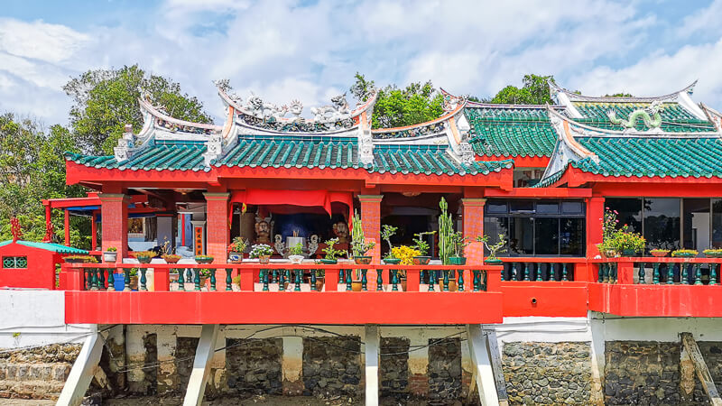 Kusu Island Singapore - things to do - chinese temple