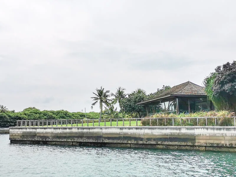Seringat Island Singapore - toilet near pier