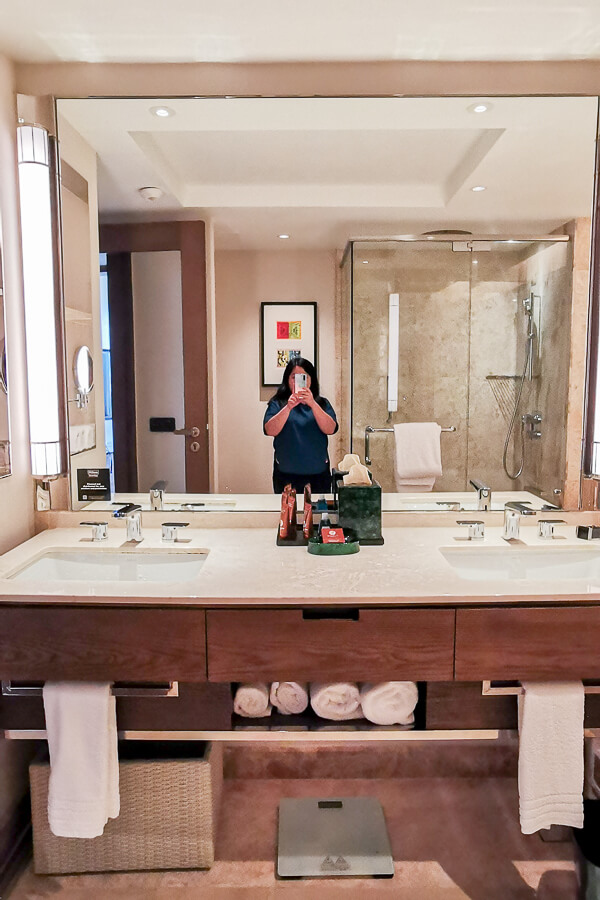 Conrad Centennial Singapore Review - Bathroom