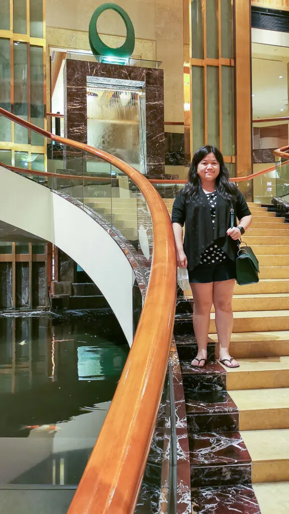 Fullerton Hotel Singapore Staycation Review - Grand Staircase