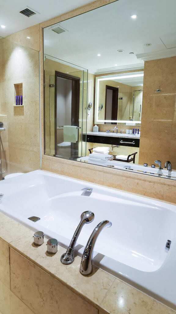 Fullerton Hotel Singapore Staycation Review - Premier Courtyard - Bathroom
