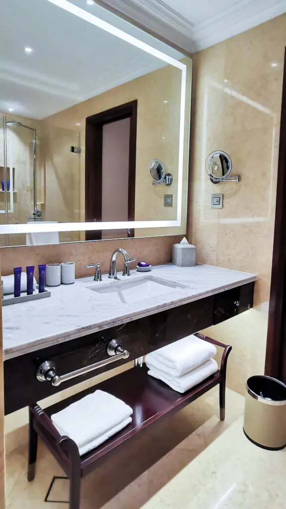 Fullerton Hotel Singapore Staycation Review - Premier Courtyard - Bathroom
