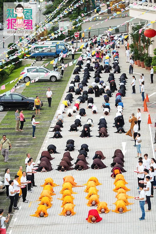 Kong Meng San Phor Kark See Singapore - 3 steps 1 bow procession on Vesak day