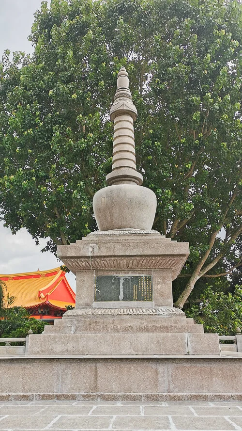 Kong Meng San Phor Kark See Singapore - Relic stupa of Ven. Zhuan Dao