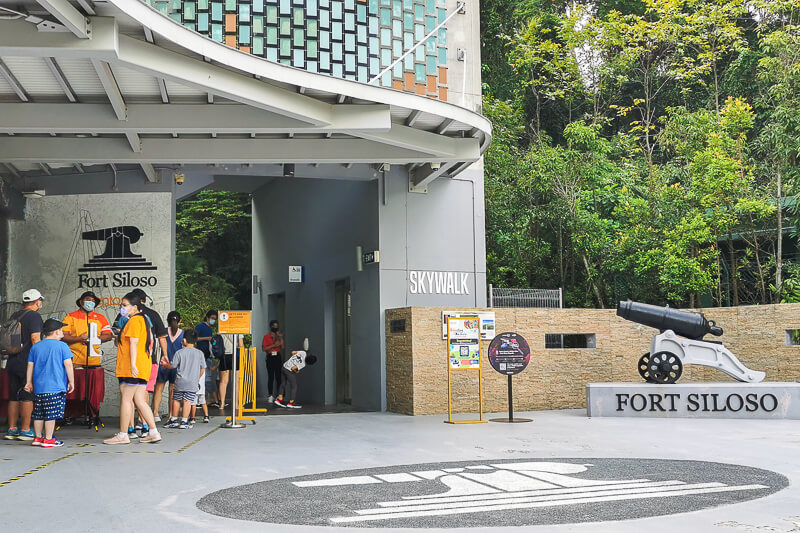 Fort Siloso and Skywalk at Sentosa Singapore - How to get there 
