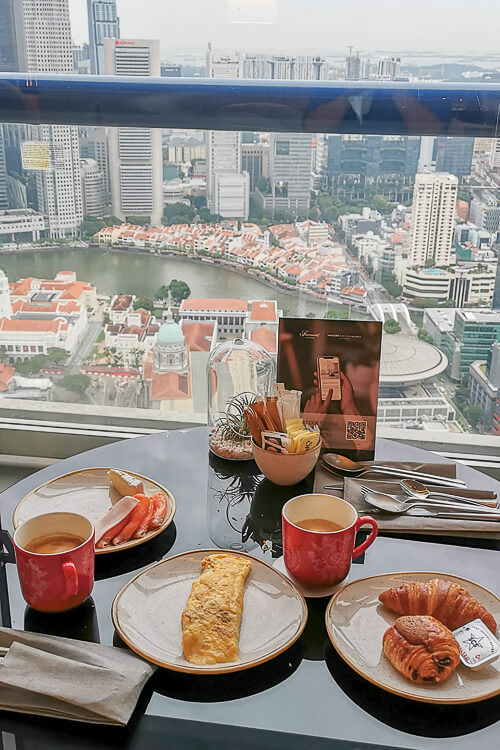 Swissotel The Stamford Review - Executive Lounge - Breakfast