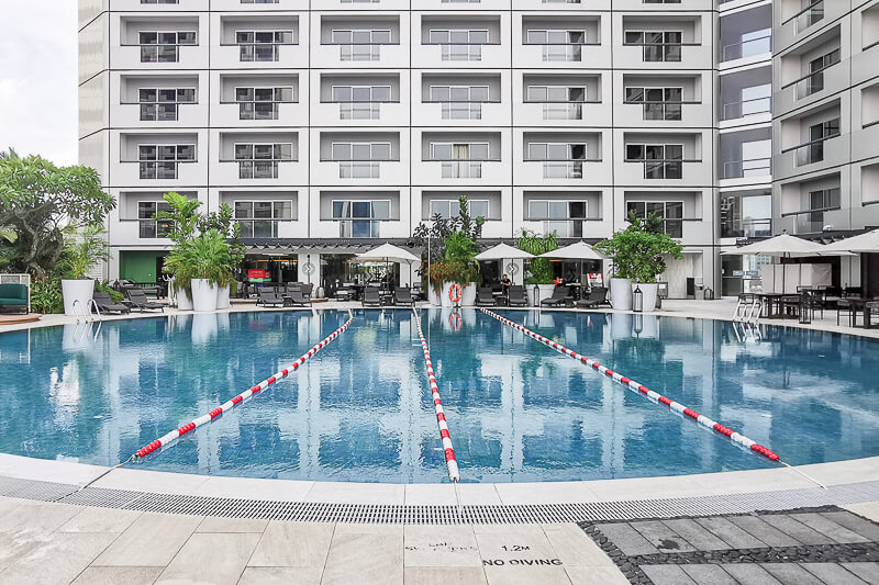 Swissotel The Stamford Review - Swimming Pool