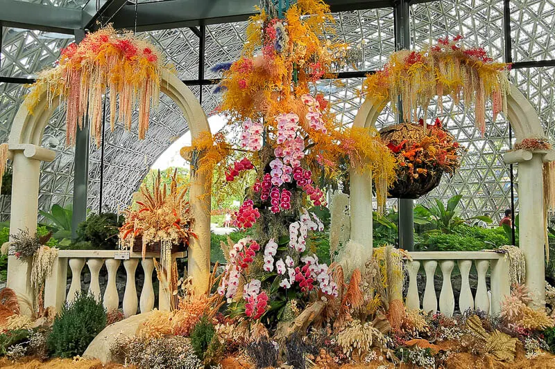 Floral Fantasy at Gardens by the Bay Review - Dance (9) Arched Balcony