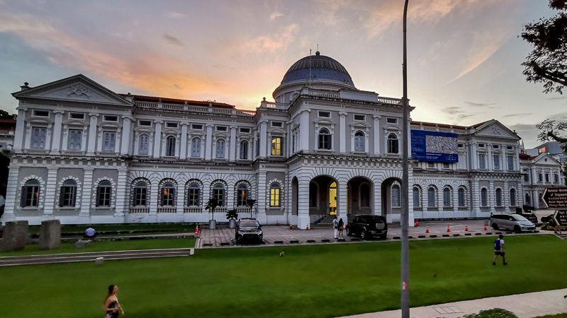 FunVee Christmas Light Up Tour - National Museum of Singapore