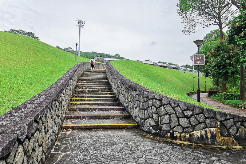 Singapore Little Guilin Bukit Batok Town - How to Go - Stairs to Stadium