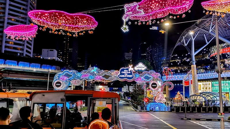 Christmas in Singapore 2023 - FunVee Bus Christmas Light Up Tour