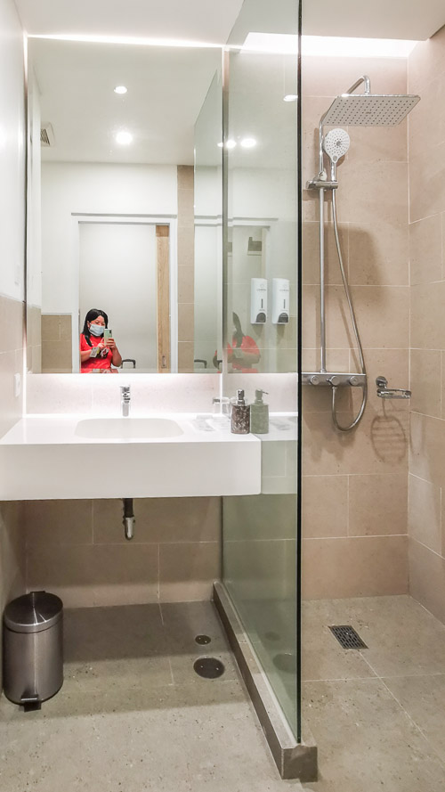 Cordia Hotel Yogyakarta Review - Bathroom