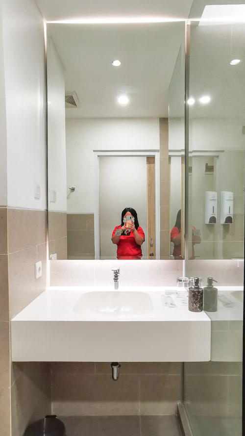 Cordia Hotel Yogyakarta Review - Bathroom 