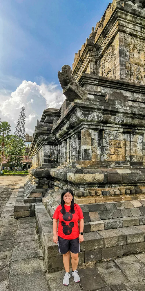 Guide to Visiting Candi Mendut - Mendut Buddhist Monastery