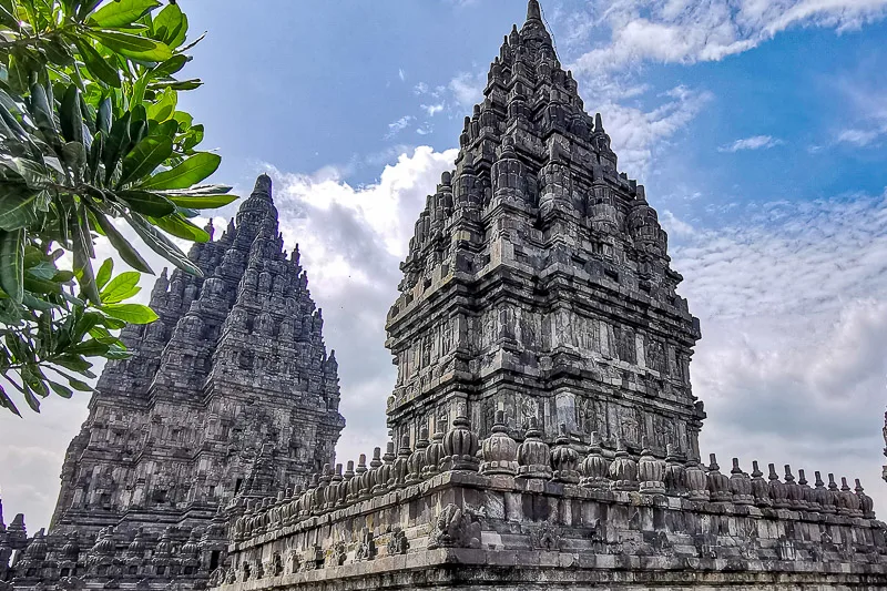 Guide to Visiting Candi Prambanan - Prambanan Temple Main Courtyard