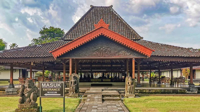 Guide to Visiting Candi Prambanan - Prambanan Temple Museum