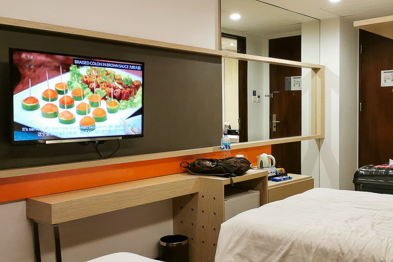 Harper Malioboro Yogyakarta Review - Superior Room (2) Bed and TV