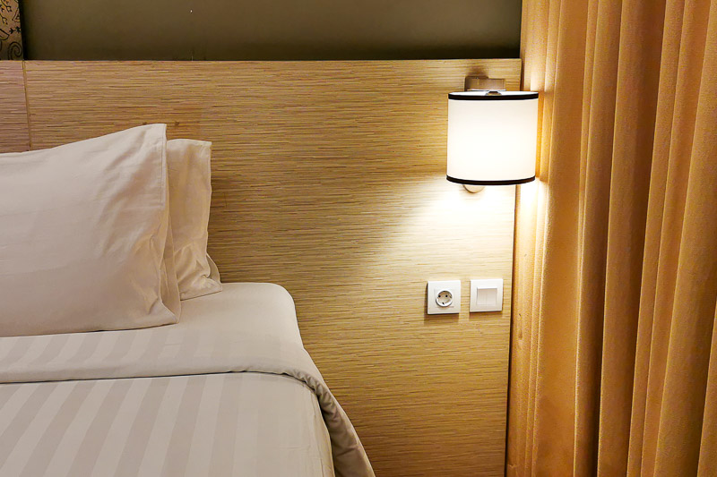 Harper Malioboro Yogyakarta Review - Superior Room (5) Power Outlet