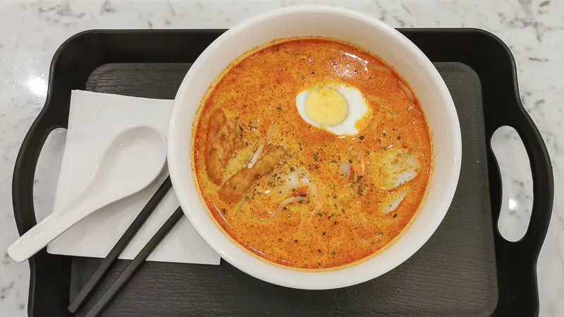 Jewel Changi Lounge Review - Hot Meal - Laksa
