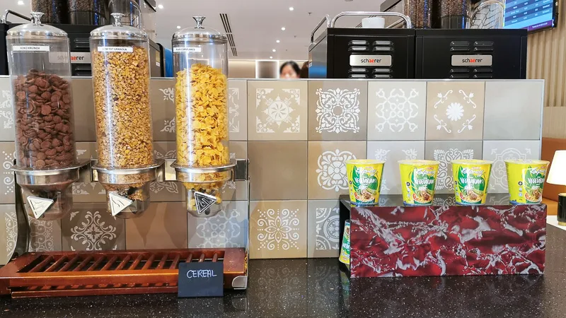 SATS Premier Lounge at Terminal 1 Changi Airport Singapore 2022 - Food - Cereal and instant noodle