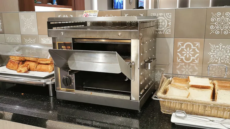 SATS Premier Lounge at Terminal 1 Changi Airport Singapore 2022 - Food - Toast