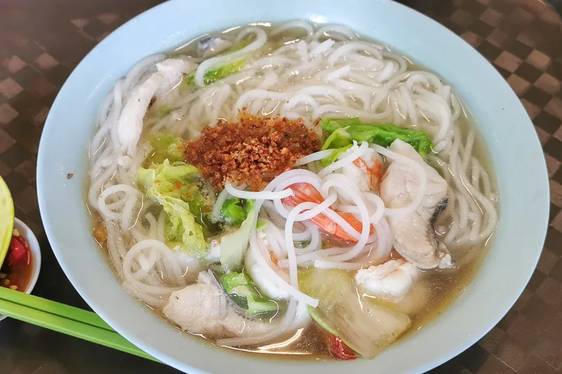 How to Order Hawker Food in Singapore - Fish Soup